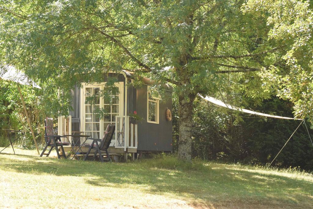 Camping Chez Francis Loupiac (Lot) Exterior foto